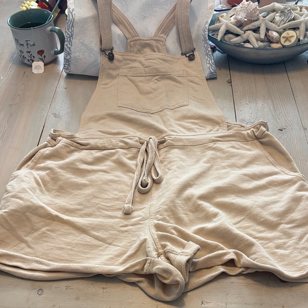 Wallflower Tan Textured Fabric shorts overalls size XL super comfy fabric!